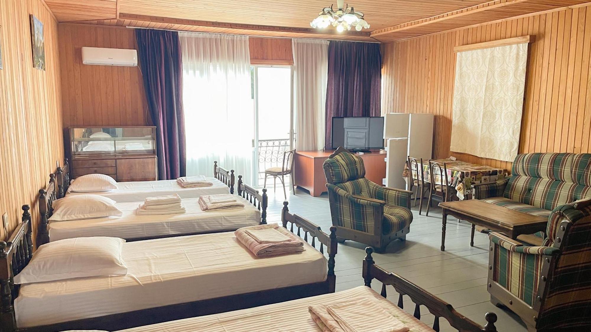 Guesthouse On Agmashenebeli 328 Kobuleti Esterno foto