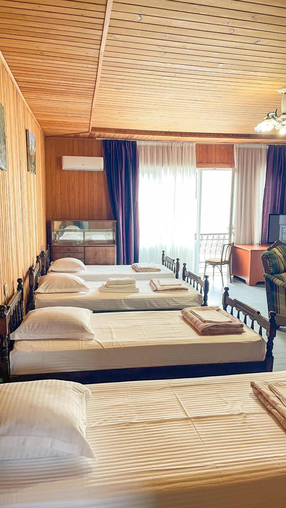 Guesthouse On Agmashenebeli 328 Kobuleti Esterno foto